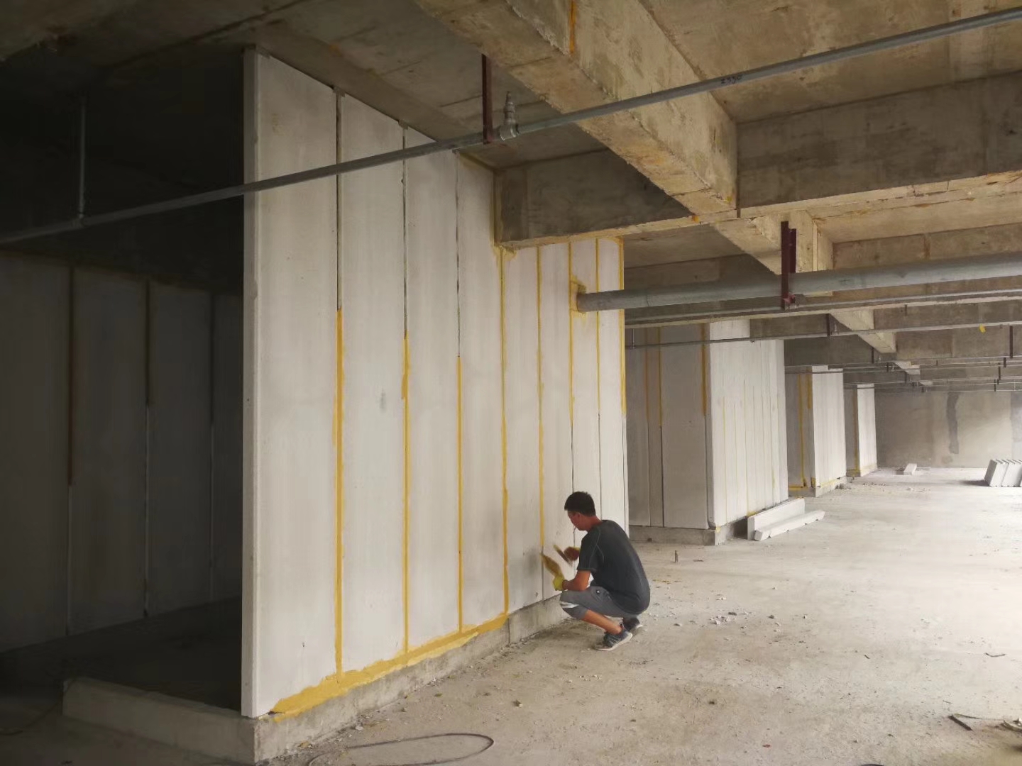 醴陵无机发泡轻骨料混凝土隔墙板施工技术性能研究